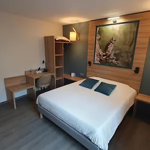 Logis - Les Pasteliers Hotel