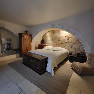 A.m Hoche 3*, Lançon-Provence France